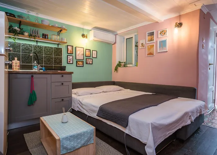 Athina\'S Little Apartment